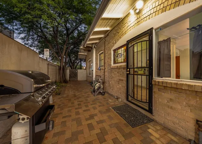 Historic Craftsman, 2 Bedroom 1 Ba, Close To U Of A *