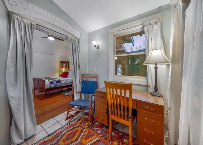Historic Craftsman, 2 Bedroom 1 Ba, Close To U Of A *